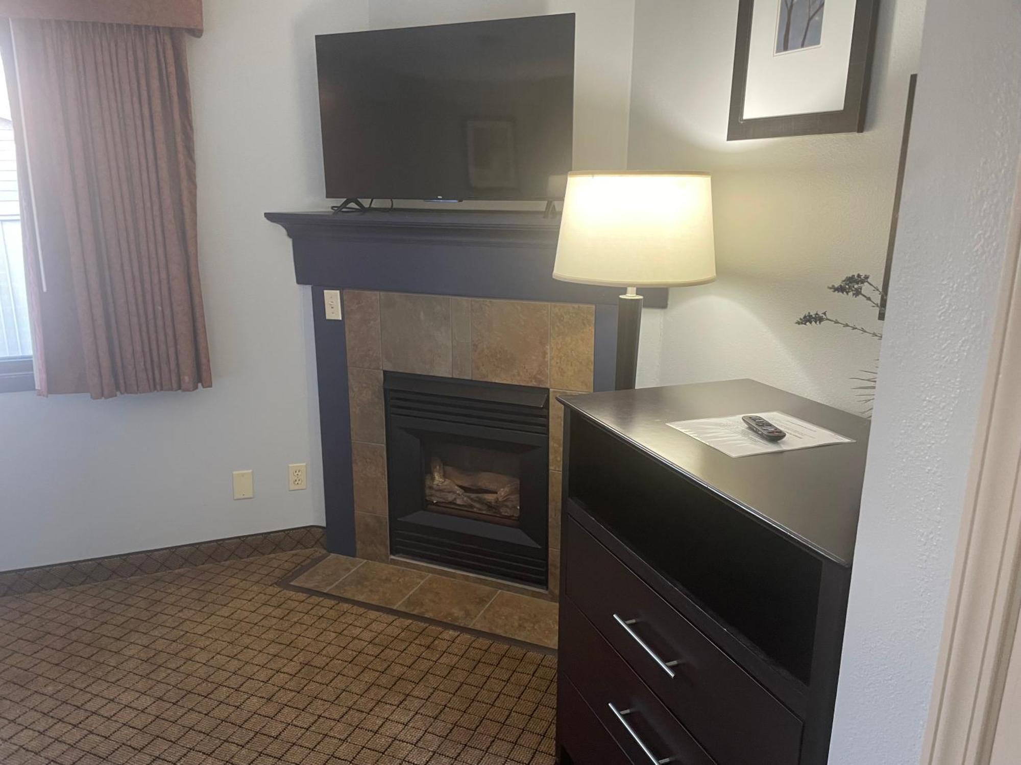 Americinn By Wyndham Wi Hotel Hartford