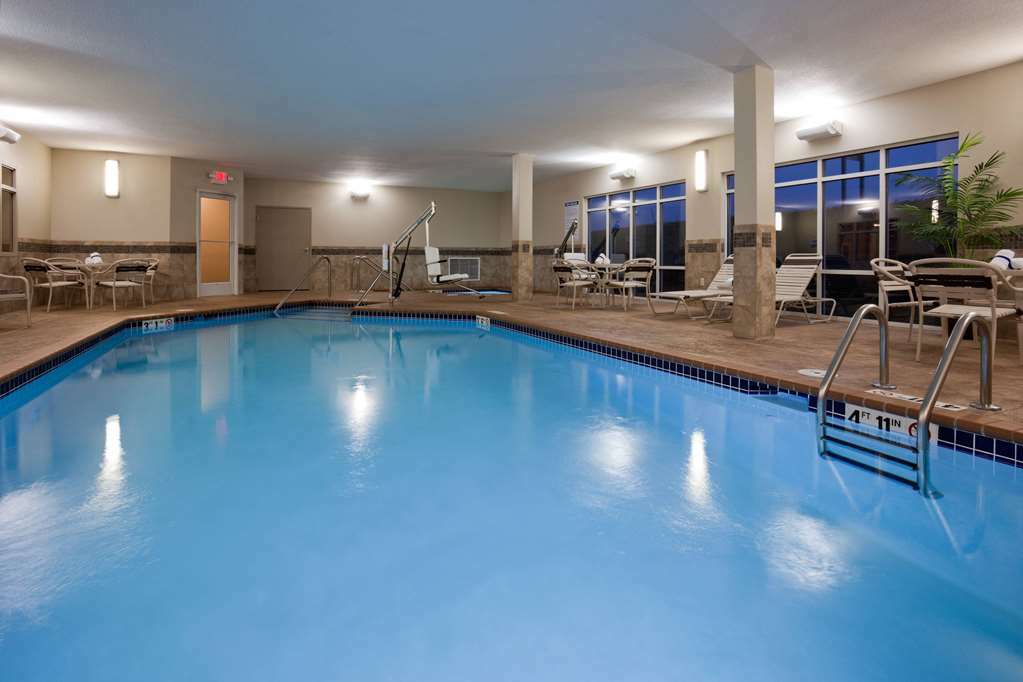 Hotel Americinn By Wyndham Wi 3*